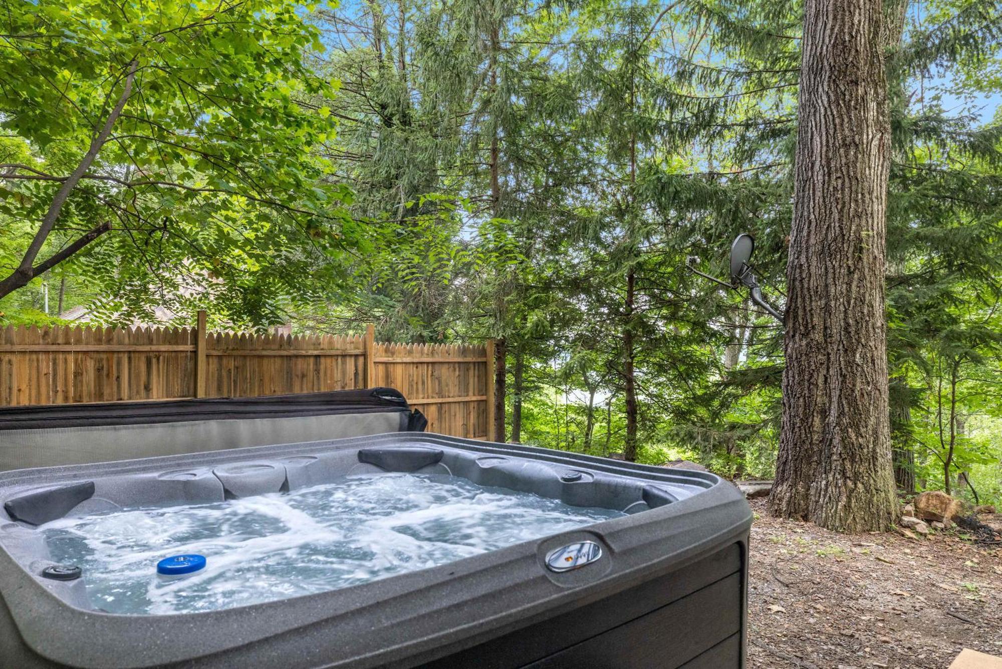 Modern Mountain Cottage W Hot Tub, Fire Pit, Wifi Inwood ภายนอก รูปภาพ